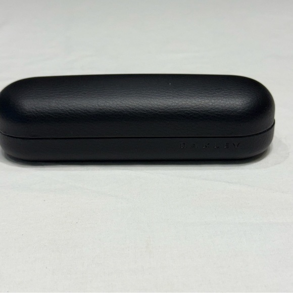 Oakley Textured Black Eyewear Case - Picture 4 of 4